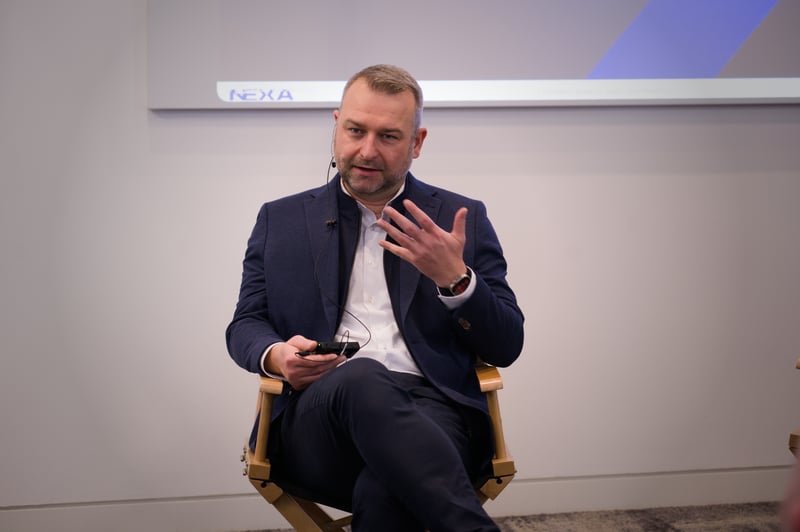 Custom Solutions - Benjamin Bastian [6140]