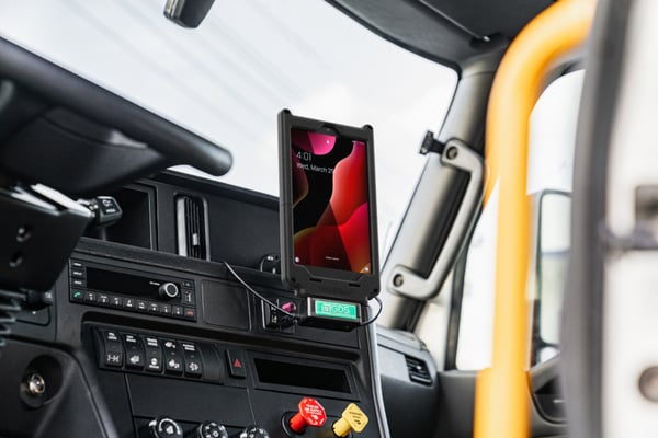 RHINO-T8-transportation-inuse-1024x683