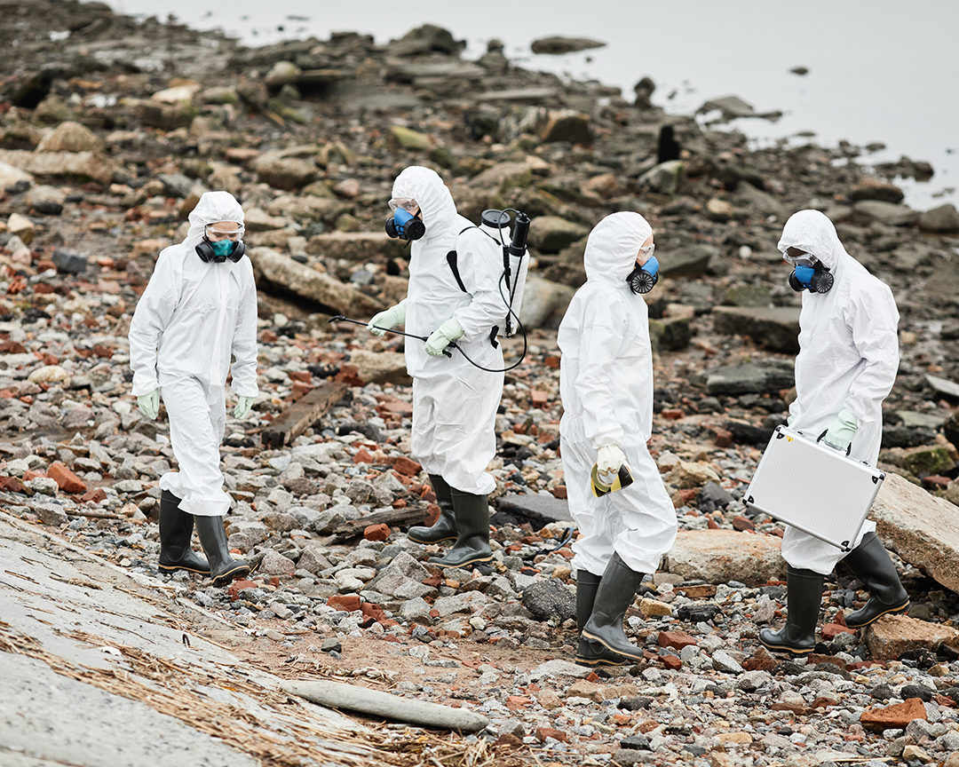 1_0005_team-in-hazmat-suits-inspecting-rocky-beach-area-2026-03-19-21-33-57-utc.jpg 1_0005_team-in-hazmat-suits-inspecting-rocky-beach-area-2026-03-19-21-33-57-utc.jpg